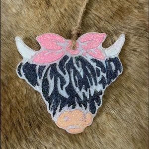 Car freshie  white/ black Glitter Highland cow- Scent: Coconut cream